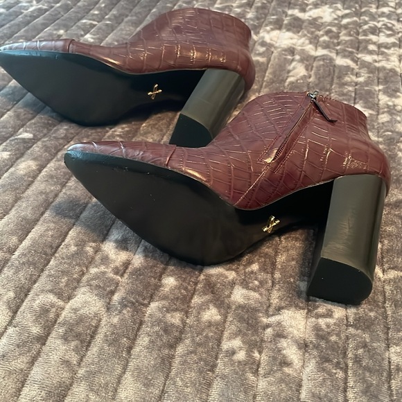 Pour La Victoire Ankle Boots EUC - Picture 5 of 7